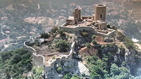 CASTELL DE BURRIAC AMB TREN - FÀCIL / MEDIO
